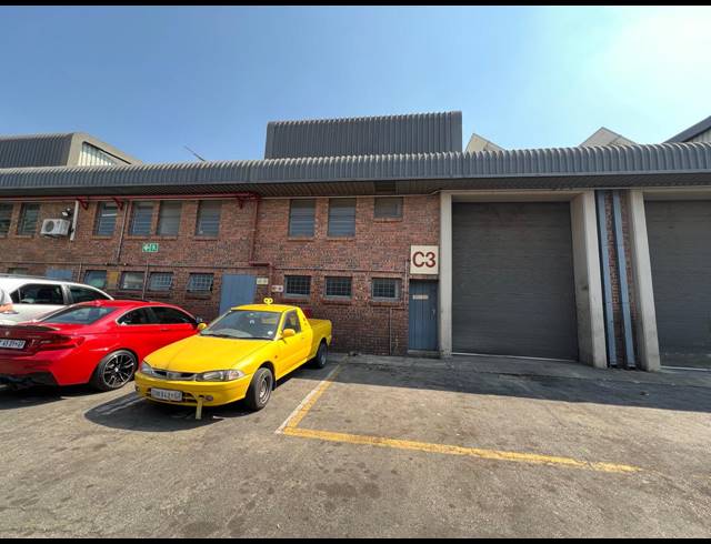 399M² WAREHOUSE TO LET IN STRIJDOMPARK